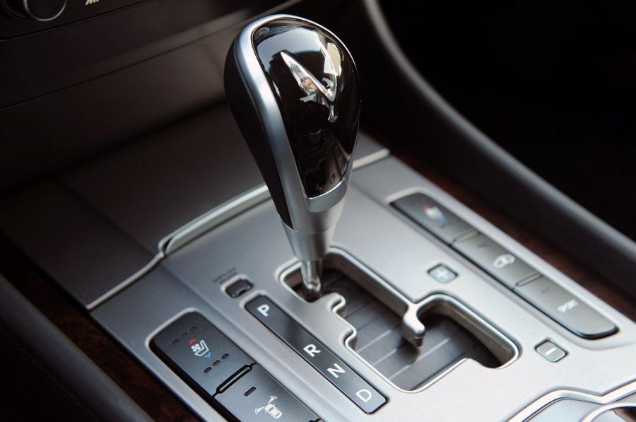  Hyundai Equus Ultimate 2011 года  (фото 77 из 119)